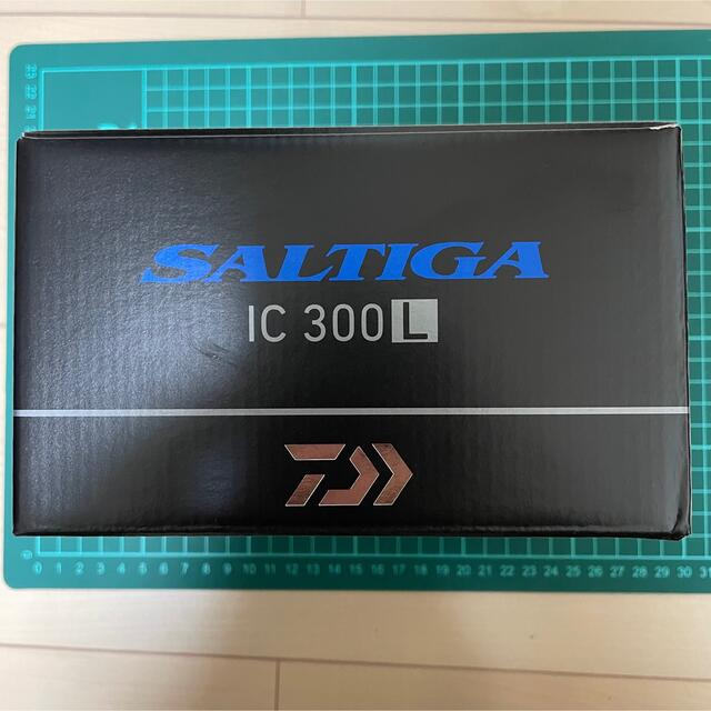 DAIWA(ダイワ)の【新品】ダイワ 21 ソルティガ IC 300L 左巻き スポーツ/アウトドアのフィッシング(リール)の商品写真