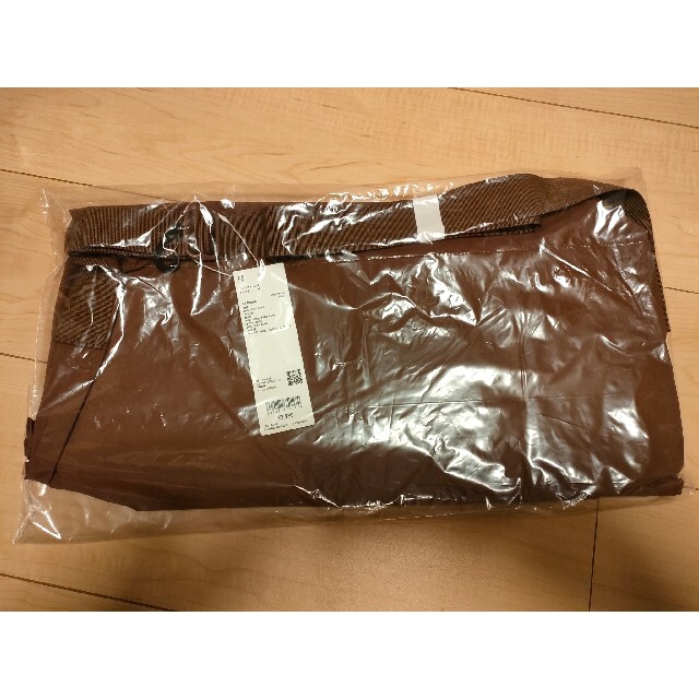 UNIQLO(ユニクロ)の【新品未使用品】UNIQLO ドローストリングショルダーバッグ　ブラウン レディースのバッグ(ショルダーバッグ)の商品写真