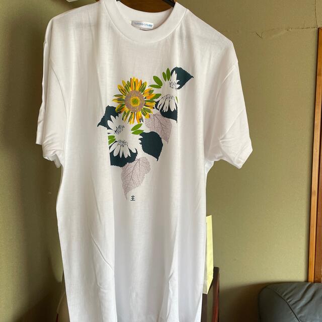 花のTシャツ　　L       男女 レディースのトップス(Tシャツ(半袖/袖なし))の商品写真