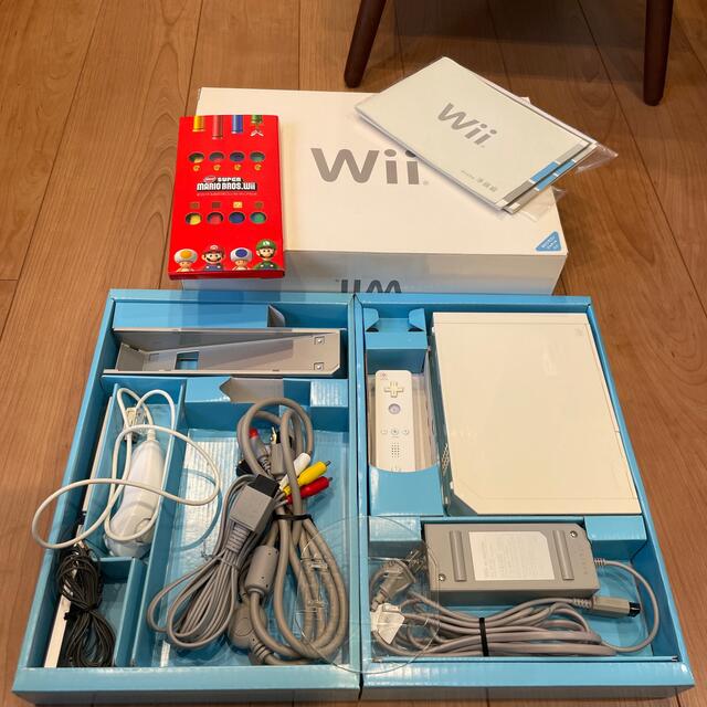 Nintendo Wii RVL-S-WD 本体 エンタメ/ホビーのゲームソフト/ゲーム機本体(家庭用ゲーム機本体)の商品写真