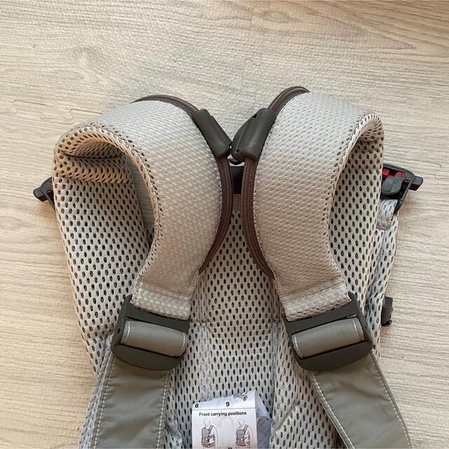 BABYBJORN(ベビービョルン)のベビービョルン ベビーキャリア ONE KAI Air シルバー キッズ/ベビー/マタニティの外出/移動用品(抱っこひも/おんぶひも)の商品写真