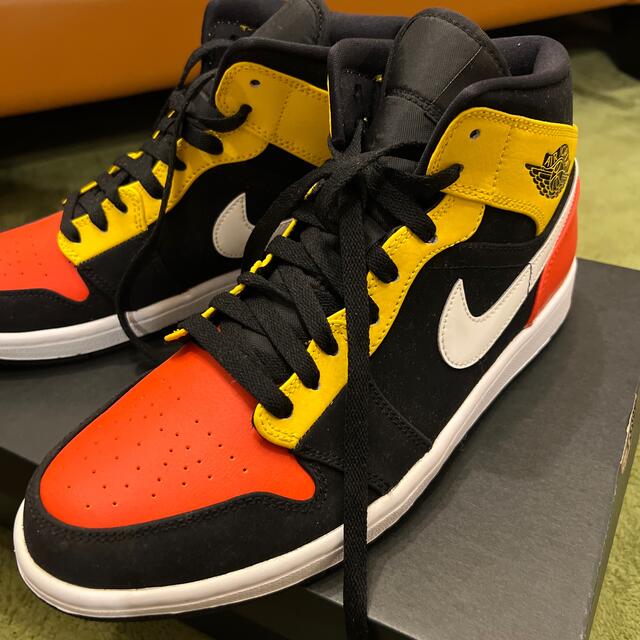 NIKE AIR JORDAN 1 MID SE BLACK/AMARILLO- メンズの靴/シューズ(スニーカー)の商品写真