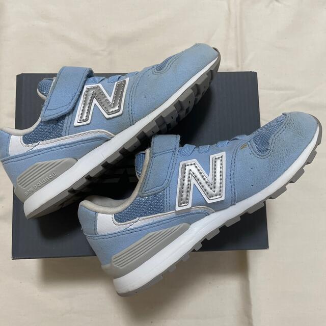 New Balance(ニューバランス)のニューバランス　YV996 CSL スニーカー　水色　17.5 キッズ/ベビー/マタニティのキッズ靴/シューズ(15cm~)(スニーカー)の商品写真