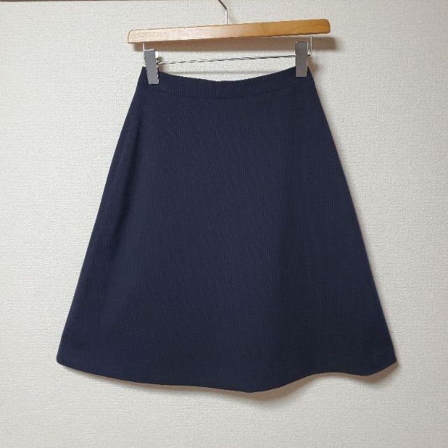 UNIQLO(ユニクロ)のUNIQLO　ユニクロ　スカート　スーツ　ネイビー　ストライプ  セットアップ レディースのフォーマル/ドレス(スーツ)の商品写真