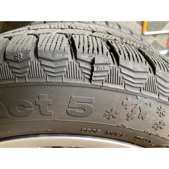 スタッドレスタイヤ　ホイール付き 4本セット　205/55R16 自動車/バイクの自動車(タイヤ・ホイールセット)の商品写真