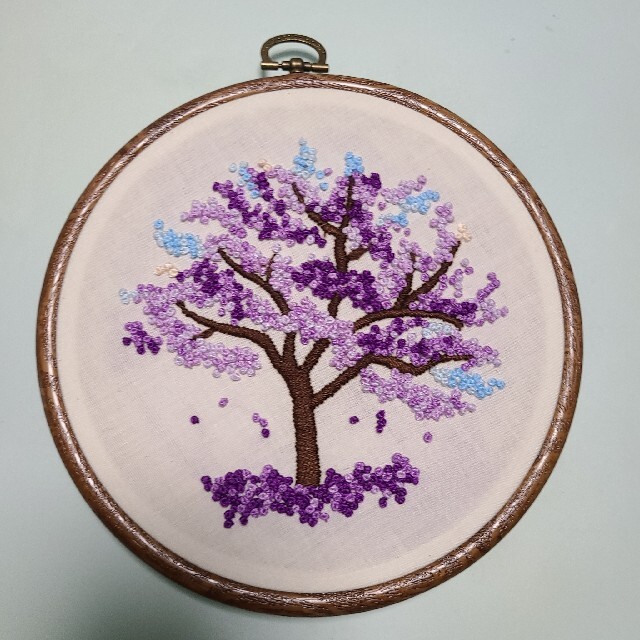 刺繍アート 手刺繍飾り 木 花の通販 by sakiママ's shop|ラクマ 刺繍アート 手刺繍飾り 木 花の通販 by sakiママ's shop|ラクマ