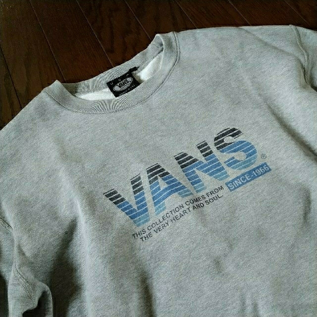 VANS(ヴァンズ)のU.S.モデル　VANS　ラメロゴ入りスウェット　霜降りグレー メンズのトップス(スウェット)の商品写真