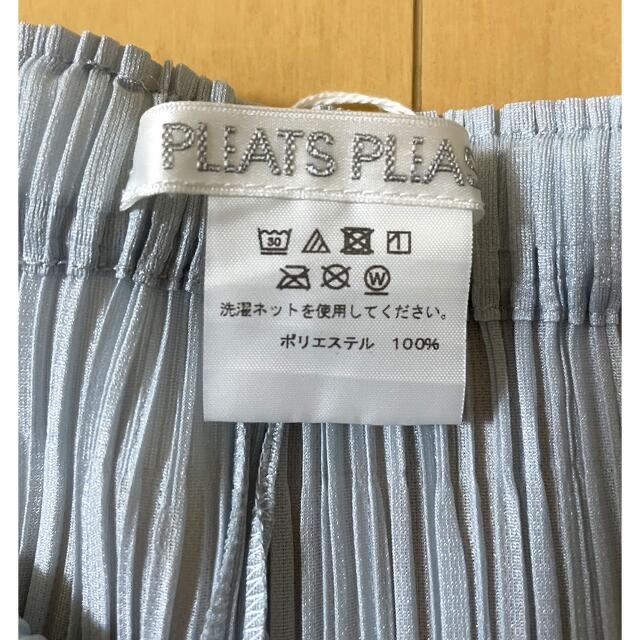 PLEATS PLEASE ISSEY MIYAKE(プリーツプリーズイッセイミヤケ)の【専用様ページ】プリーツプリーズ　スリムストレート　パンツ　4 レディースのパンツ(カジュアルパンツ)の商品写真