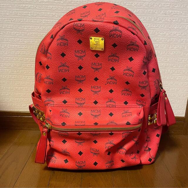 MCM エムシーエム リュック スターク スタッズ レッド ミディアム 最