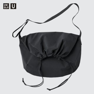 ユニクロ(UNIQLO)のUNIQLO U ドローストリングショルダーバッグ BLACK(ショルダーバッグ)