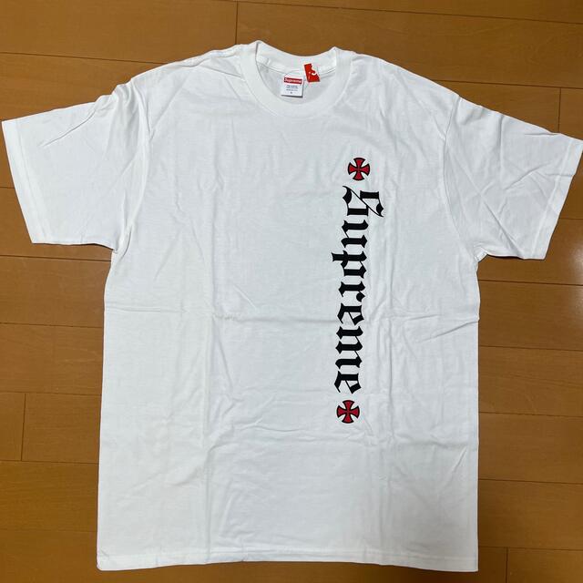 Supreme(シュプリーム)のSupreme INDEPENDENT Old English Tee  メンズのトップス(Tシャツ/カットソー(半袖/袖なし))の商品写真