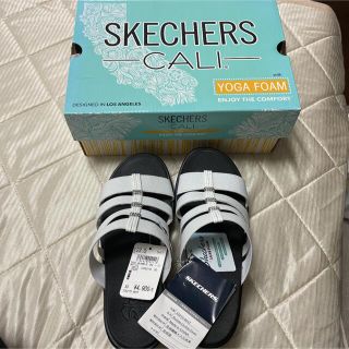 スケッチャーズ(SKECHERS)のスケッチャーズ　新品　サンダル(サンダル)