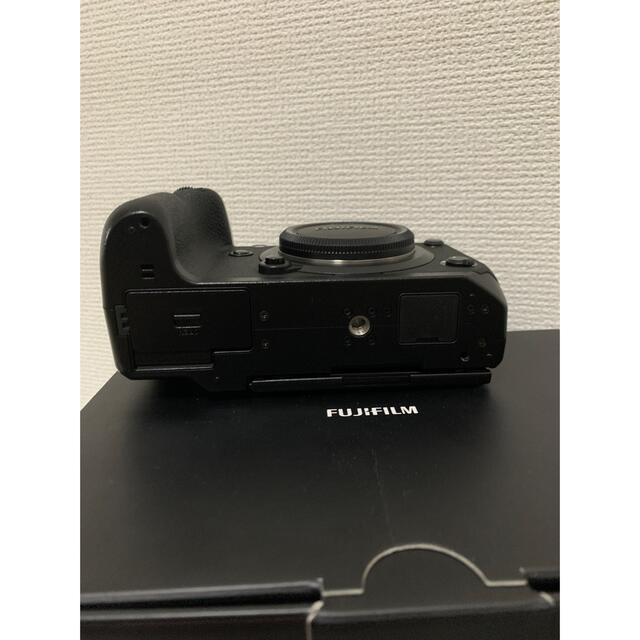 富士フイルム(フジフイルム)の週末セール　美品　富士フイルム　X-H1 純正バッテリー3個 スマホ/家電/カメラのカメラ(ミラーレス一眼)の商品写真