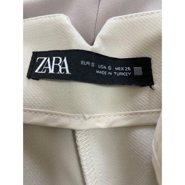 ZARA(ザラ)のZARA ハイウェストパンツ レディースのパンツ(カジュアルパンツ)の商品写真