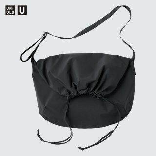 ユニクロ(UNIQLO)の【新品・未開封】UNIQLO U ドローストリングショルダーバッグ Black(ショルダーバッグ)