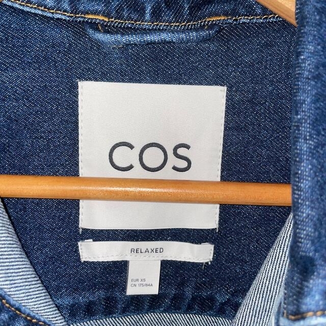 COS(コス)のCOS リラックスフィットデニムオーバーサイズシャツ メンズのジャケット/アウター(Gジャン/デニムジャケット)の商品写真