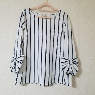 トッコ(tocco)のトッコクローゼット　袖リボンストライプブラウス(シャツ/ブラウス(長袖/七分))