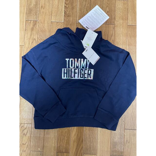 TOMMY HILFIGER(トミーヒルフィガー)の未使用　TOMMY HILFIGERパーカー キッズ/ベビー/マタニティのキッズ服男の子用(90cm~)(その他)の商品写真