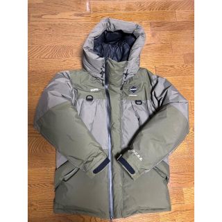 エフシーアールビー(F.C.R.B.)のF.C.Real Bristol  DOWN BENCH PARKA(ダウンジャケット)