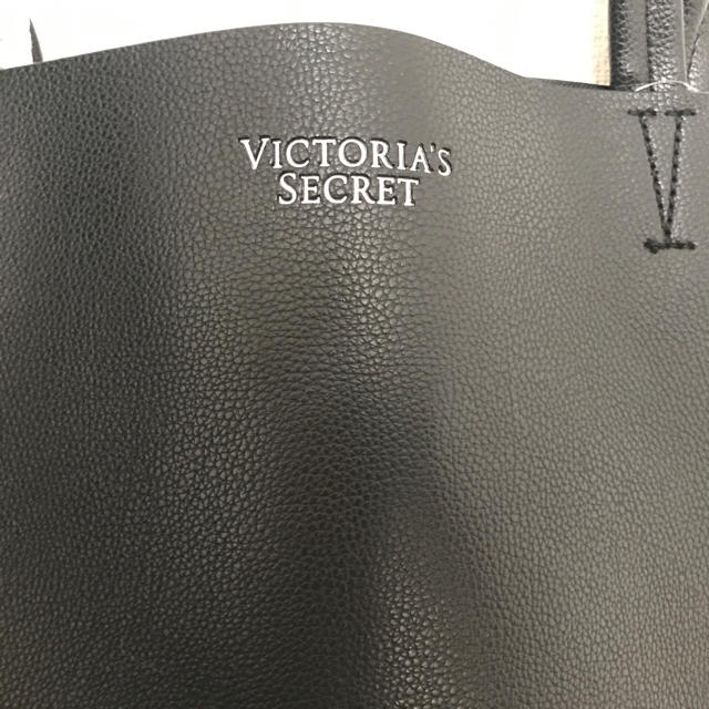 Victoria's Secret(ヴィクトリアズシークレット)の【新品】Victoria's secret バッグ&ポーチ❤︎ レディースのバッグ(トートバッグ)の商品写真