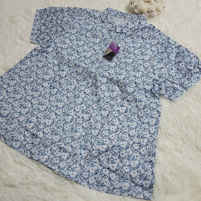 【新品 希少】リバティ ブラウス シャツ 青色 花柄 LL レディースのトップス(シャツ/ブラウス(半袖/袖なし))の商品写真