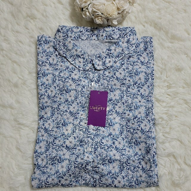 【新品 希少】リバティ ブラウス シャツ 青色 花柄 LL レディースのトップス(シャツ/ブラウス(半袖/袖なし))の商品写真