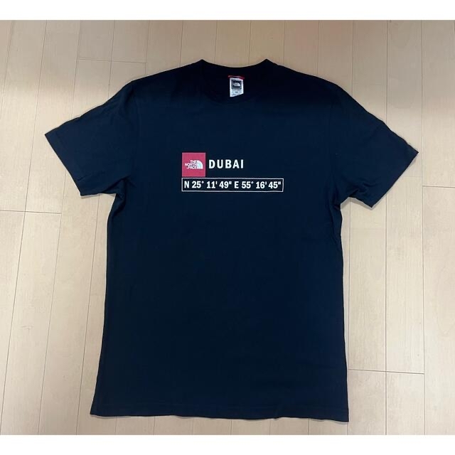 THE NORTH FACE - ノースフェイス ドバイ限定 メンズTシャツ 黒 THE NORTH FACE - ノースフェイス ドバイ限定 メンズTシャツ 黒