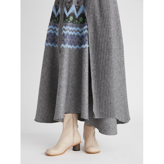 fur fur(ファーファー)のノルディック刺繍スカート　グレイ レディースのスカート(ロングスカート)の商品写真