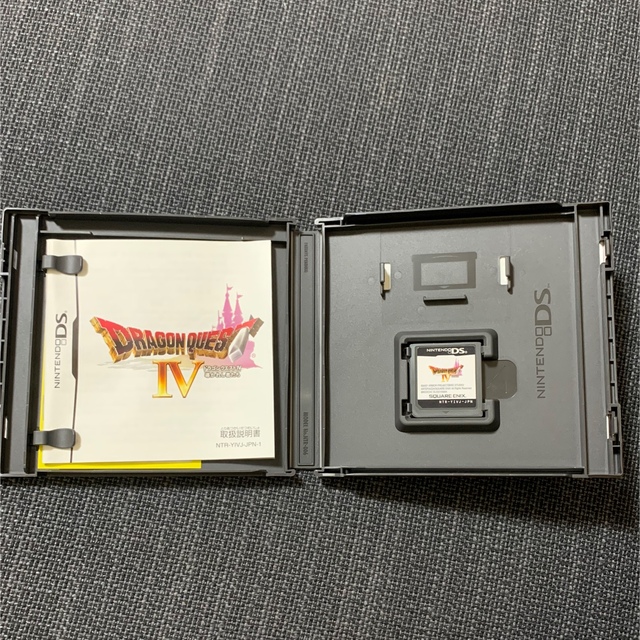 ドラゴンクエストIV 導かれし者たち（アルティメット ヒッツ） DS エンタメ/ホビーのゲームソフト/ゲーム機本体(携帯用ゲームソフト)の商品写真