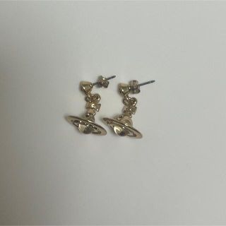 ヴィヴィアンウエストウッド(Vivienne Westwood)のvivienne westwood ピアス　ゴールド(ピアス)