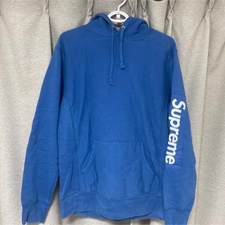 シュプリーム(Supreme)のsupreme袖ロゴ　hooded(パーカー)