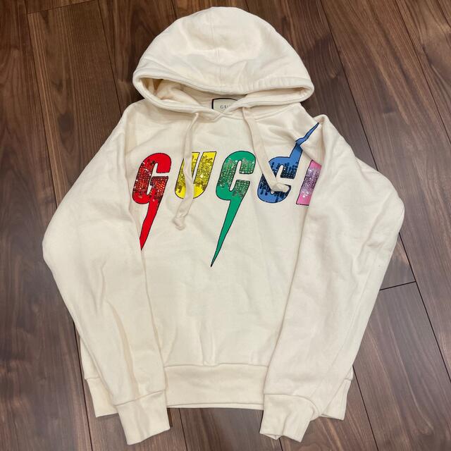 Gucci(グッチ)のGUCCI グッチ　スパンコール付き　スウェット　アイボリー レディースのトップス(トレーナー/スウェット)の商品写真