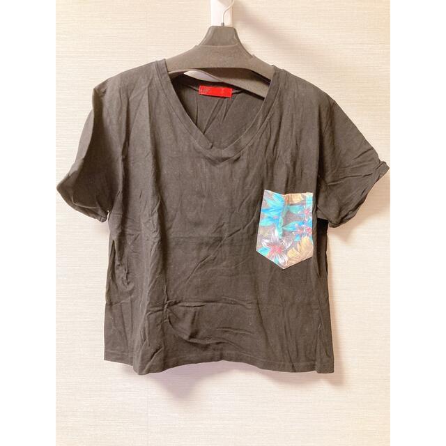 Tシャツ　花柄　胸ポケット レディースのトップス(Tシャツ(半袖/袖なし))の商品写真