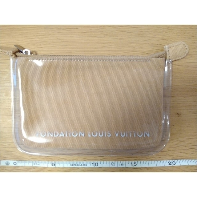 LOUIS VUITTON(ルイヴィトン)の【美品】ルイヴィトン財団Foundation Louis Vuitton ポーチ レディースのファッション小物(ポーチ)の商品写真