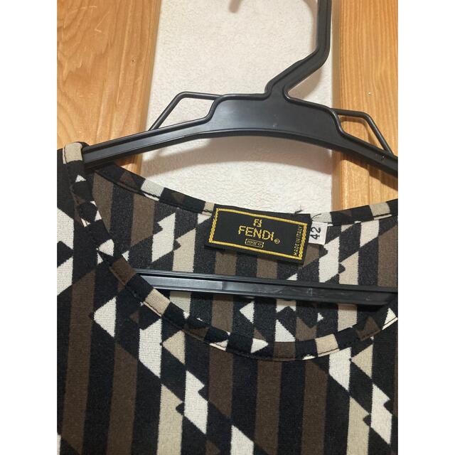 FENDI(フェンディ)のFENDI  トップス　値下げok! レディースのトップス(Tシャツ(半袖/袖なし))の商品写真