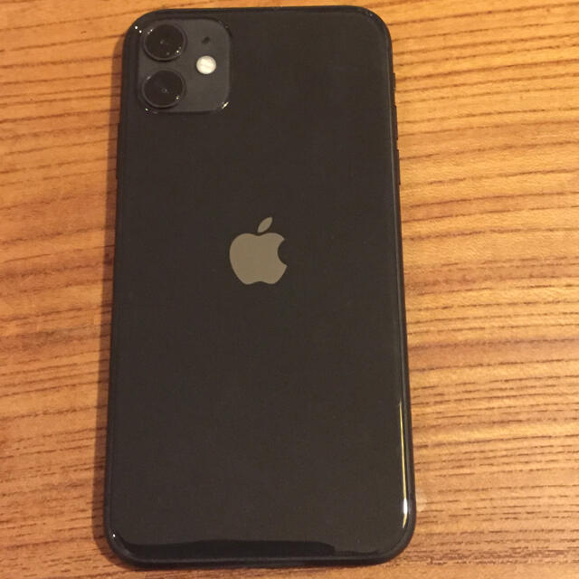 iPhone(アイフォーン)のiPhone11本体 ブラック 64GB SiMフリー スマホ/家電/カメラのスマートフォン/携帯電話(スマートフォン本体)の商品写真