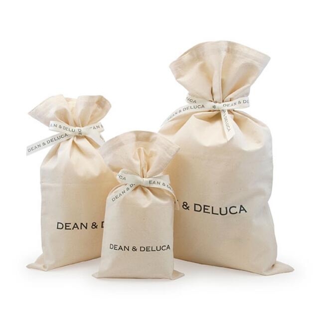 DEAN & DELUCA(ディーンアンドデルーカ)の9/25〆●ディーンアンドデルーカ布ギフトコットンバッグ4リボン白ラッピング包装 インテリア/住まい/日用品のキッチン/食器(収納/キッチン雑貨)の商品写真