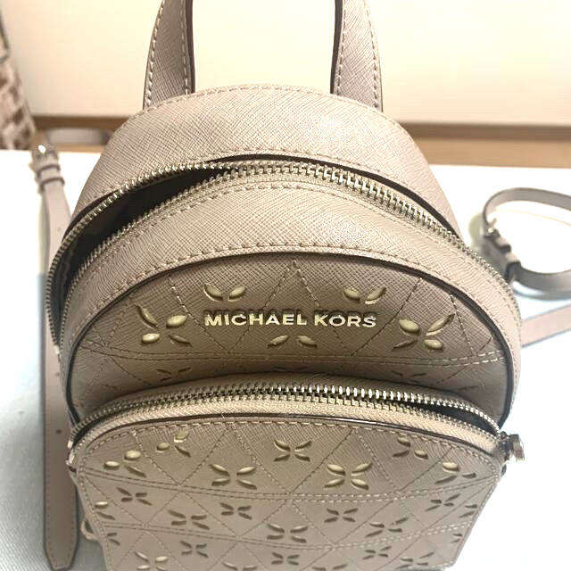 Michael Kors(マイケルコース)のマイケルコース　ミニリュック　断捨離中 レディースのバッグ(リュック/バックパック)の商品写真