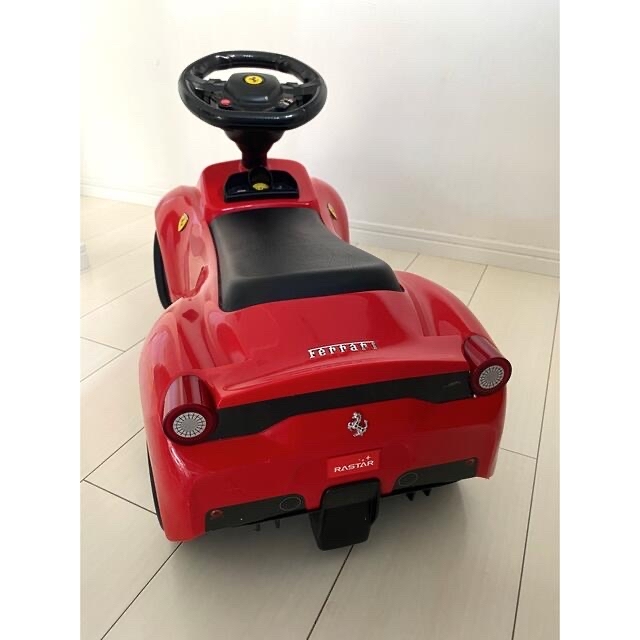 フェラーリ　乗用玩具 1