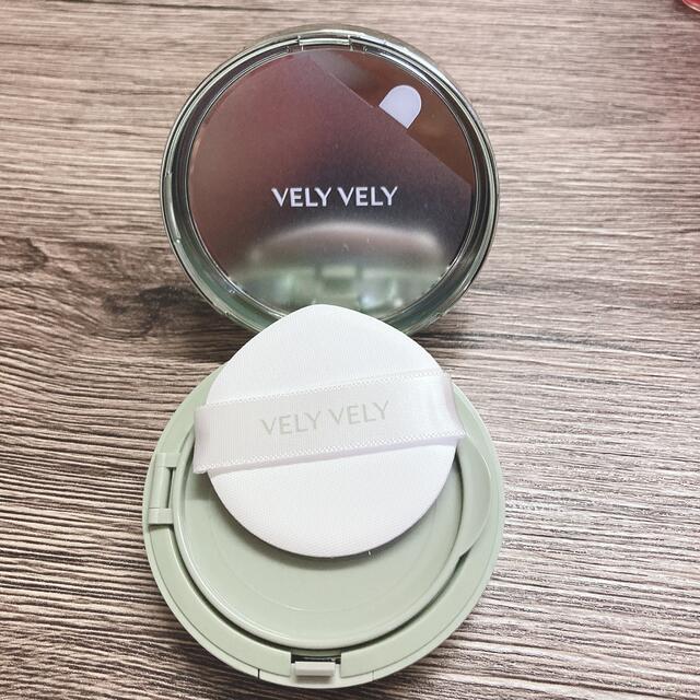 VELY VELY(ブリーブリー)の新品未使用✨️ブリーブリー ダーマグッドグリーンクッションファンデーション コスメ/美容のベースメイク/化粧品(ファンデーション)の商品写真