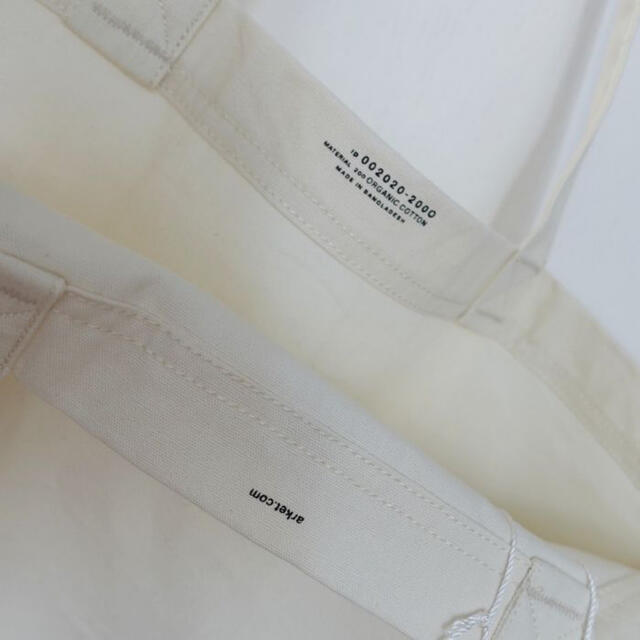 H&M(エイチアンドエム)の韓国直輸入　H&Mグループ新ブランドARKETトートバッグ　白 tote レディースのバッグ(トートバッグ)の商品写真