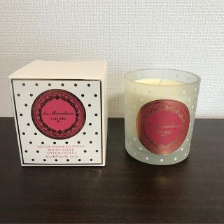 レメルヴェイユーズラデュレ(Les Merveilleuses LADUREE)のレ・メルヴェイユーズ ラデュレ　ルームキャンドル　アップル＆バニラ(アロマ/キャンドル)