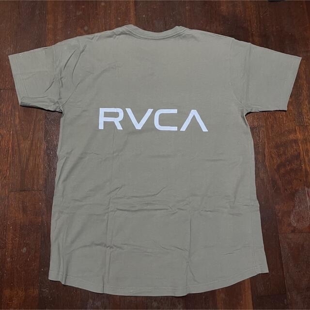 RVCA(ルーカ)のrvca ルーカ　Tシャツ　Lサイズ　ベージュ メンズのトップス(Tシャツ/カットソー(半袖/袖なし))の商品写真