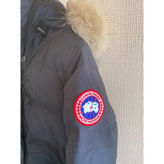 CANADA GOOSE(カナダグース)の値下げ中！ カナダグース　マッケンジー　ネイビー　xs ロンハーマン レディースのジャケット/アウター(ダウンコート)の商品写真