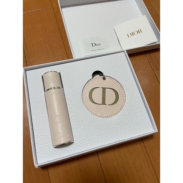 Dior(ディオール)のディオール　バースデーギフト コスメ/美容のメイク道具/ケアグッズ(ボトル・ケース・携帯小物)の商品写真