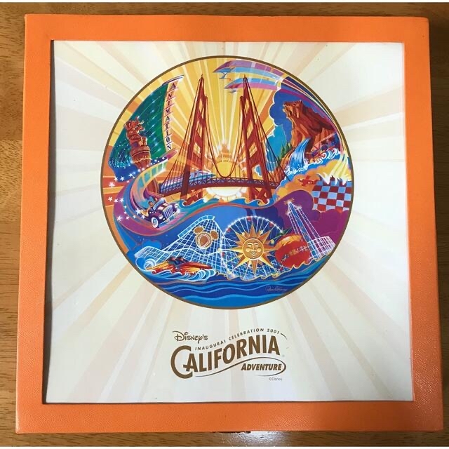 ディズニー・カリフォルニア・アドベンチャーの絵皿 1