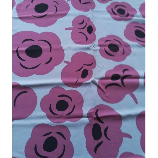 marimekko(マリメッコ)のtumma マリメッコ　marimekko　生地　シルク　ワンピース　布 ハンドメイドの素材/材料(生地/糸)の商品写真