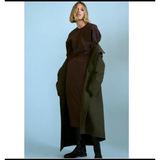 ザラ(ZARA)のZARAギャザーディティール入りミディ丈ワンピース 未使用(ロングワンピース/マキシワンピース)