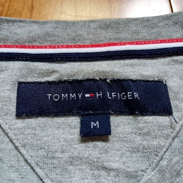 TOMMY HILFIGER(トミーヒルフィガー)のTOMMY HILFIGER ７分長Tシャツともう一枚 メンズのトップス(Tシャツ/カットソー(七分/長袖))の商品写真