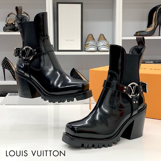 LOUIS VUITTON レザーショートブーツ